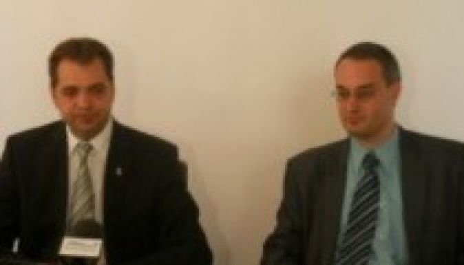 „Minden kétoldalú nézeteltérés a mi bőrünkön csattan”