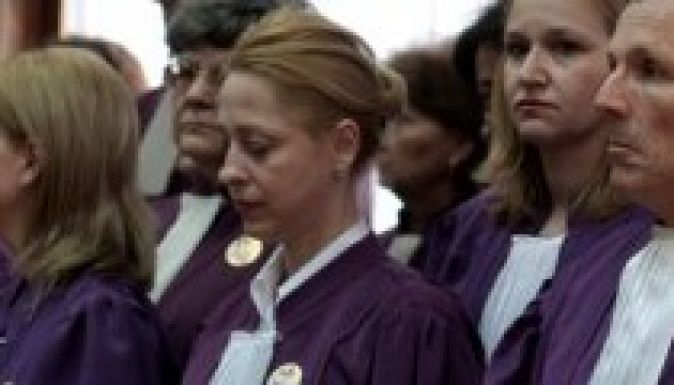 Elvesztik speciális nyugdíjukat a korrupcióért elítélt bírák