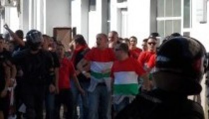 „Sunyi módon leütött, beugrott egy taxiba, és elhajtott”