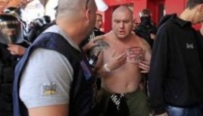 Szétverték a vonatot a Bukarestből hazatartó magyar ultrák