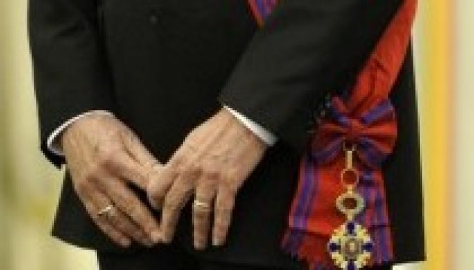 „Ezek agyamentek, ha visszavonják Tőkés kitüntetését”