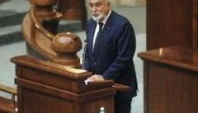 A szenátus megmentette Vosganiant a bűnvádi eljárástól