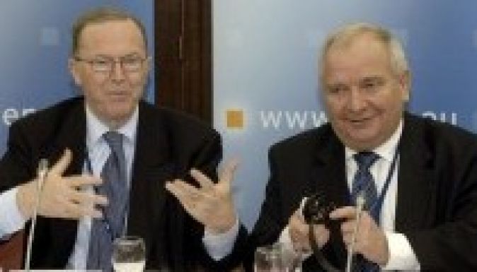 Martens átmenetileg Daulra ruházta az EPP-elnöki teendőket