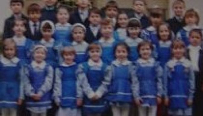 Ismét a kötelező egyenruha bevezetésével próbálkoznak a politikusok