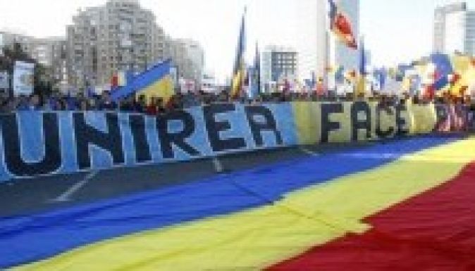 Ezrek követelték Románia és a Moldovai köztársaság egyesülését