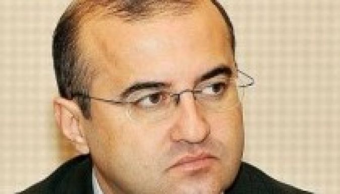 Menesztik a köztelevízió elnökét?