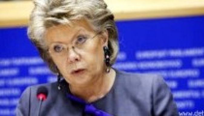 „Nagyon aggasztja” Viviane Redinget a btk-módosítás