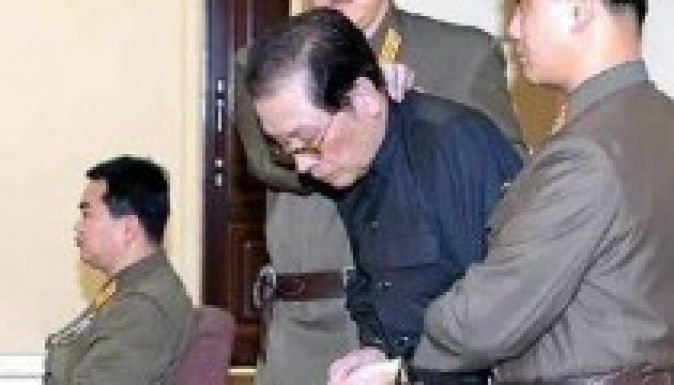 Munkatáborba küldi Kim Dzsong Un a kivégzett nagybácsi rokonait