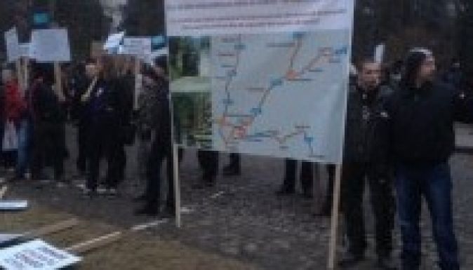 Néma tiltakozó akció a Schweighofer üzeme ellen