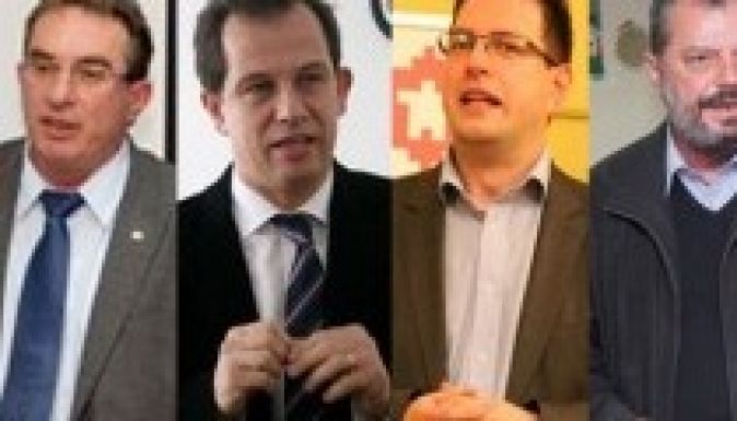 Négyen versenyeznek két brüsszeli mandátumért