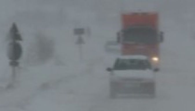 Életbe lépett a piros jelzésű hóriasztás három megyében