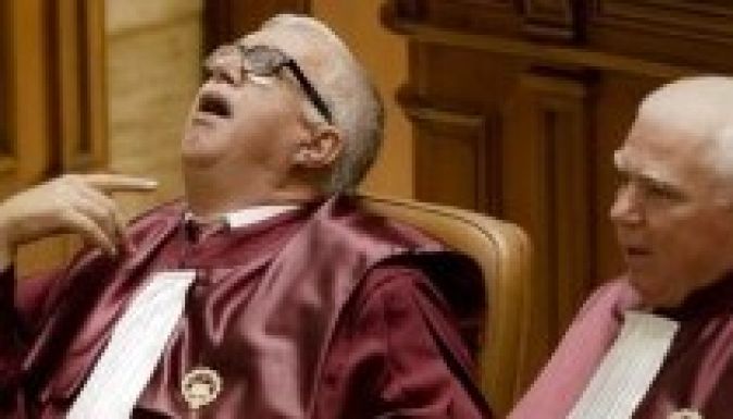 Megkezdődött az alkotmánymódosítás normakontrollja