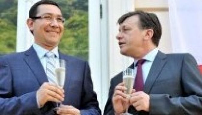 Már nyíltan önálló elnökjelöltben gondolkodnak Pontáék