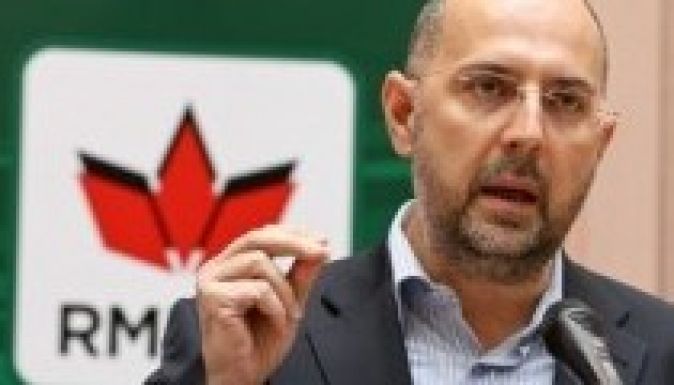 Kelemen: nem lépünk addig, amíg nem szakad az USL