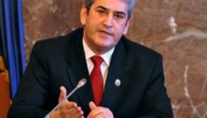 Gabriel Opreát nevezte ki az államfő belügyminiszternek