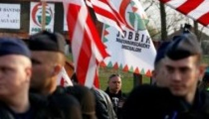 Négy magyar szélsőségest tiltottak ki Romániából