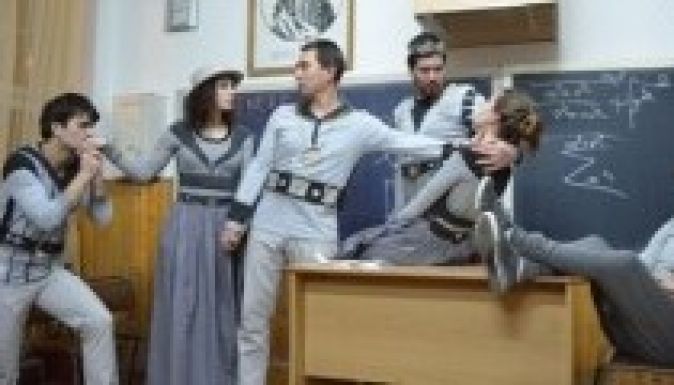 Borsópróba és Bánkbán a Váróteremben márciusban