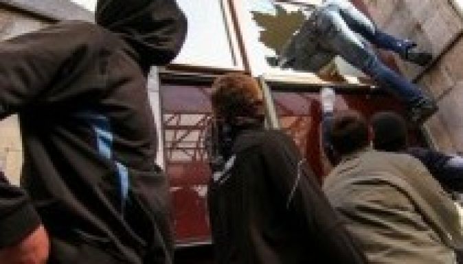 Fegyverkeznek a szakadárok, ugrásra kész az orosz hadsereg