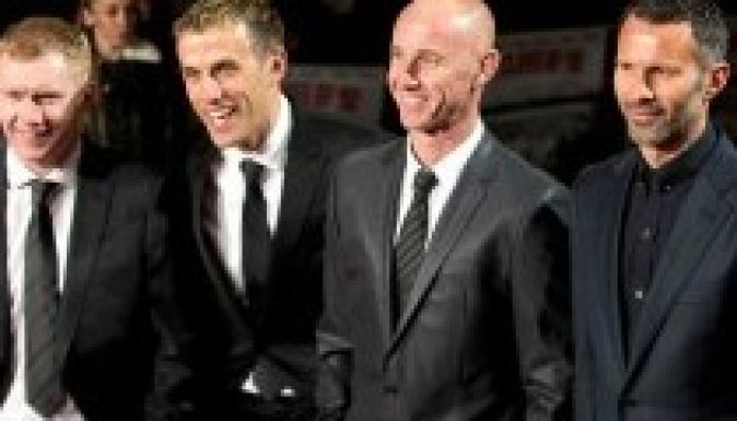 Man. United: klublegendák segítik Ryan Giggs munkáját