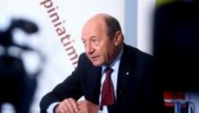 Băsescu Rogozinnak: hány vodkát ittál a fenyegetőzéseid előtt?