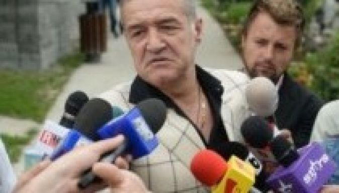 Kiviselte magát kimenőjén Gigi Becali, ezért megbüntetik