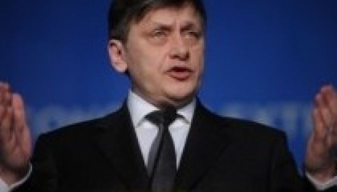 Testületileg lemondott a liberálisok vezetősége