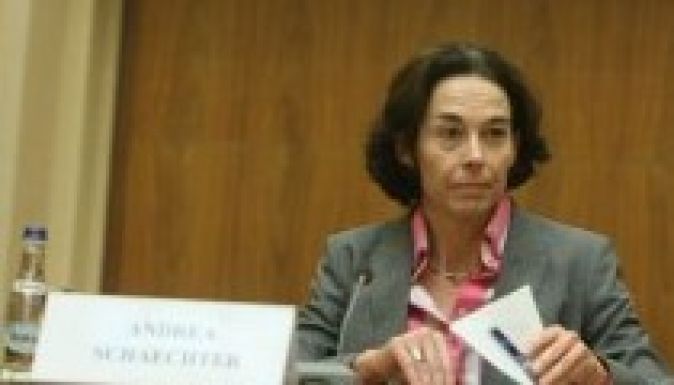 Távozott az IMF-küldöttség, de nem csapta be az ajtót