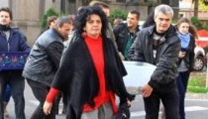 Pert nyert a rendőrség ellen Lakó Péterfi Tünde