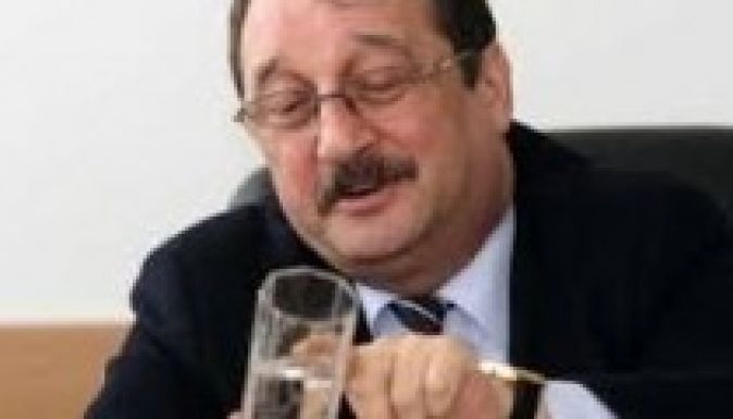 Korrupciógyanúval vádat emeltek Mircea Băsescu ellen