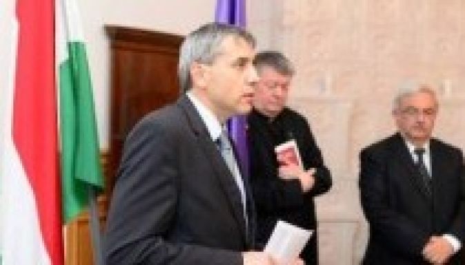 Mandátuma felénél visszahívták a kolozsvári magyar főkonzult