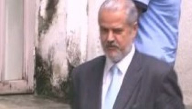 Bajuszt és szakállat növesztett Adrian Năstase