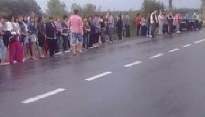 Útlezárásokkal tiltakoznak a mozgósítás ellen Kárpátalján