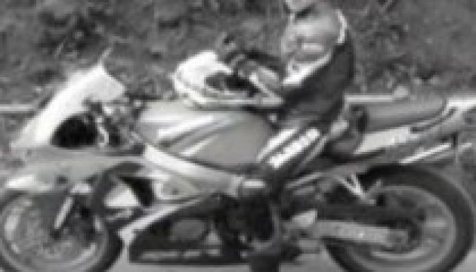 Elhunyt társukra emlékeznek a motorosok Székelyföldön