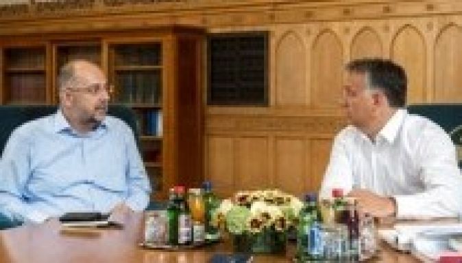 Maszol-információ: nem tetszik Orbánnak az EMNP államfőjelölt-indítása