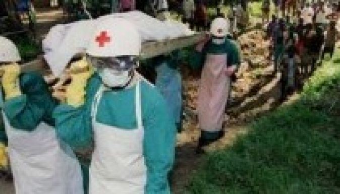 Újabb száz ebolás beteg halt meg világszerte