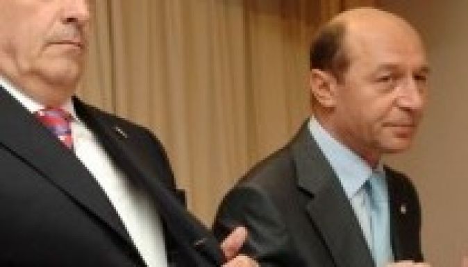 Băsescut újabb felfüggesztéssel fenyegetik