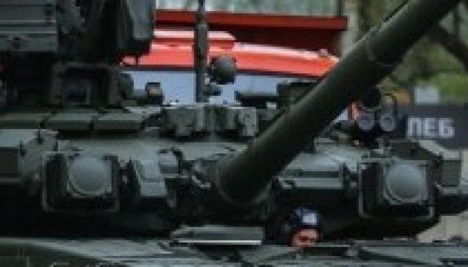 Már az ukrajnai Mariupol közelében vannak az orosz tankok