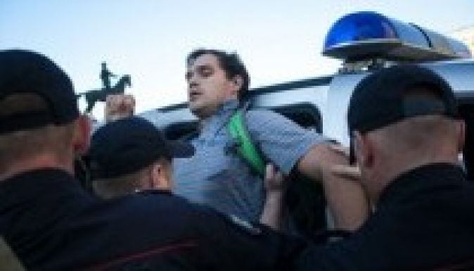 Így jár az, aki Putyin ellen tüntet Moszkvában (FOTÓK)