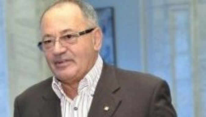 Letöltendő börtönre ítéltek egy szenátort és egy volt minisztert