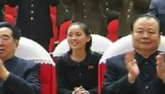 A húgicára bízta Észak-Koreát a betegeskedő Kim Dzsong Un?