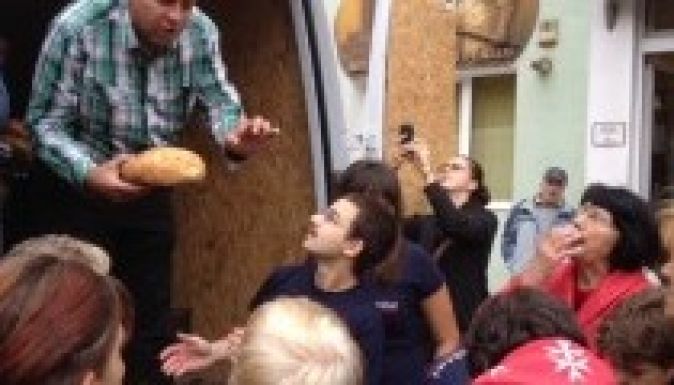 Rászorulóknak ajándékoztak a kenyér világnapján