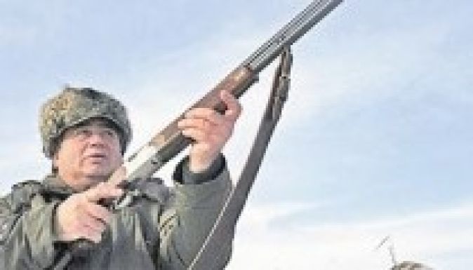 Húszezer fontsterlingért  lövöldözött elefántra Ioan Niculae