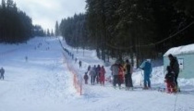 Tizenöt centis a hó a Hargitafürdőn, hétfőn kezdődik a síszezon