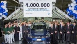 Legördült a négymilliomodik autó a VW pozsonyi gyártósoráról