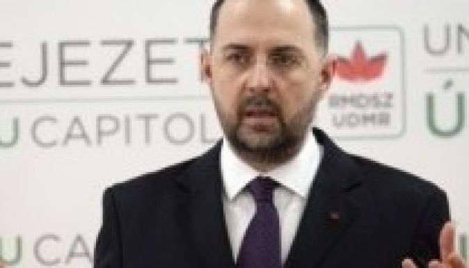 Jövő hétig tisztségben maradnak az RMDSZ-es miniszterek