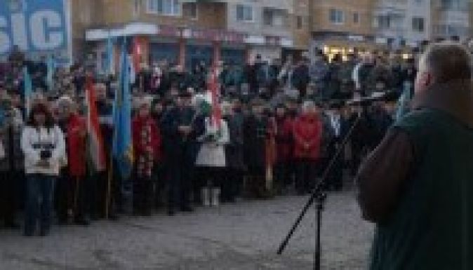 Böjte Csaba is énekelte Sepsiszentgyörgyön a Himnuszt (GALÉRIA)