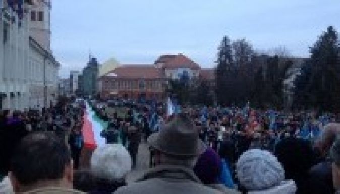 Hatalmas tömeg énekelte a himnuszt Szentgyörgyön