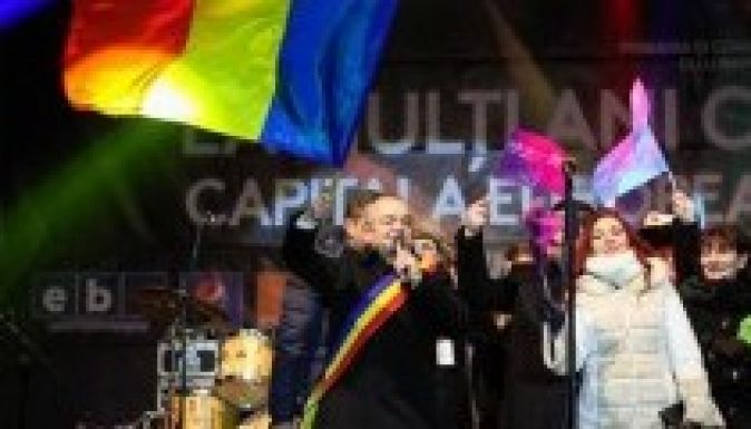 Számon kérik az ifjúsági főváros többnyelvűségét a magyar fiatalok