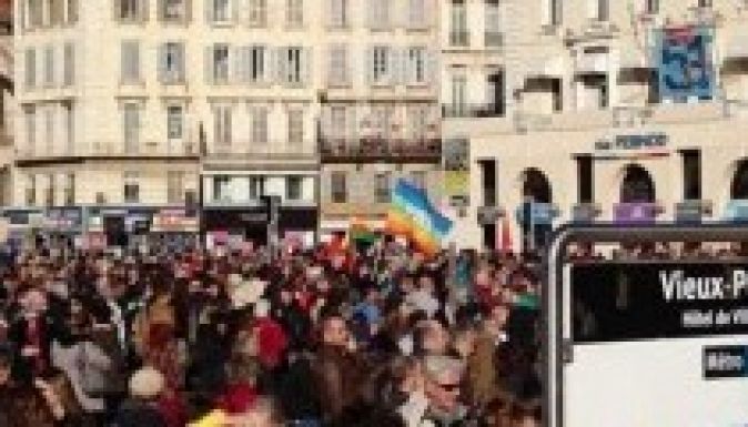 Százezrek emlékeztek a terrortámadások áldozataira (VIDEÓ)