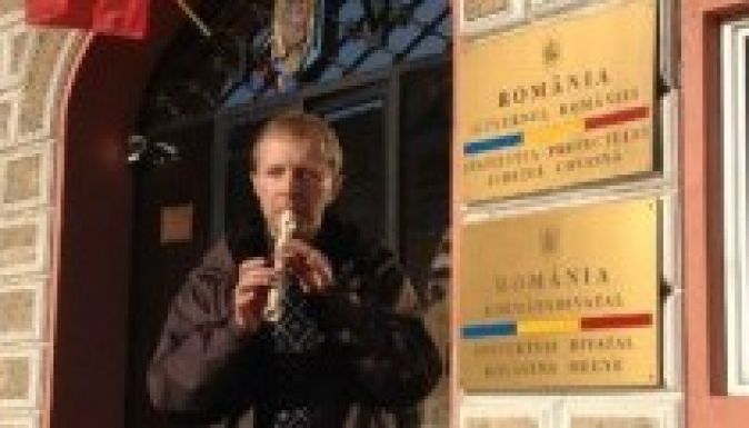 Furulyával a magyar himnusz bírságolása ellen